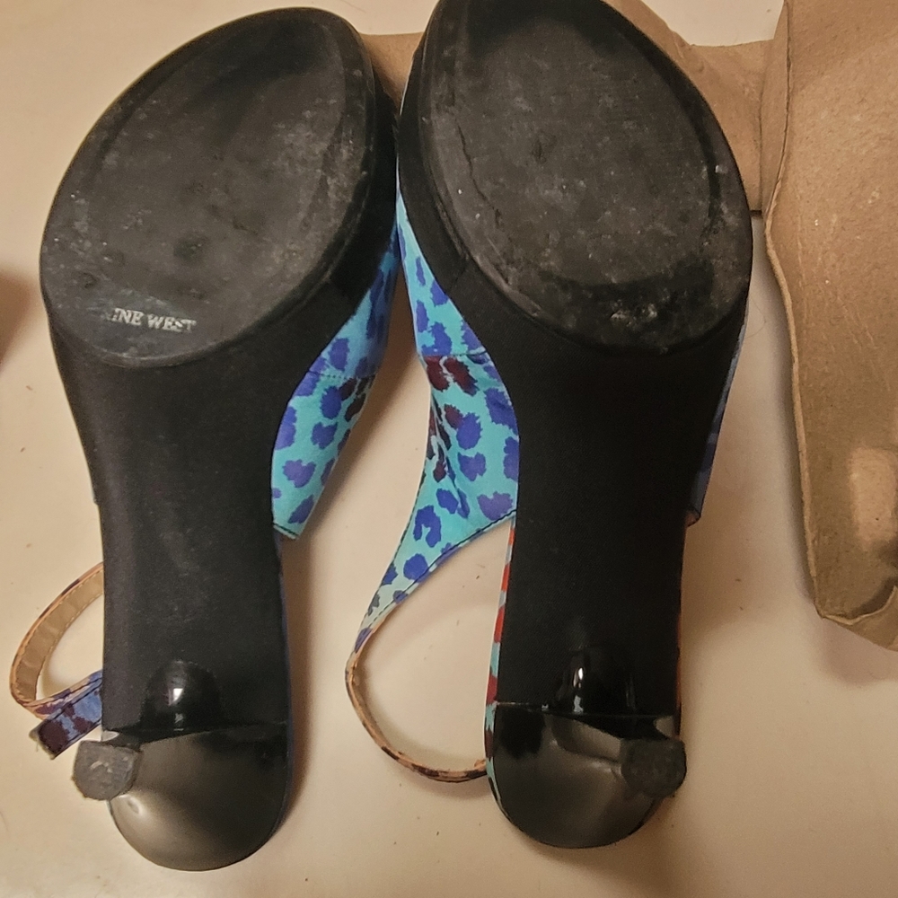 Shoes - Picture 3 of 3